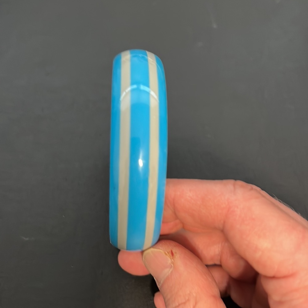 Vintage Plastic Bangle Bracelet, Blue, Gray, Striped, Retro, Boho - Picture 5 of 7